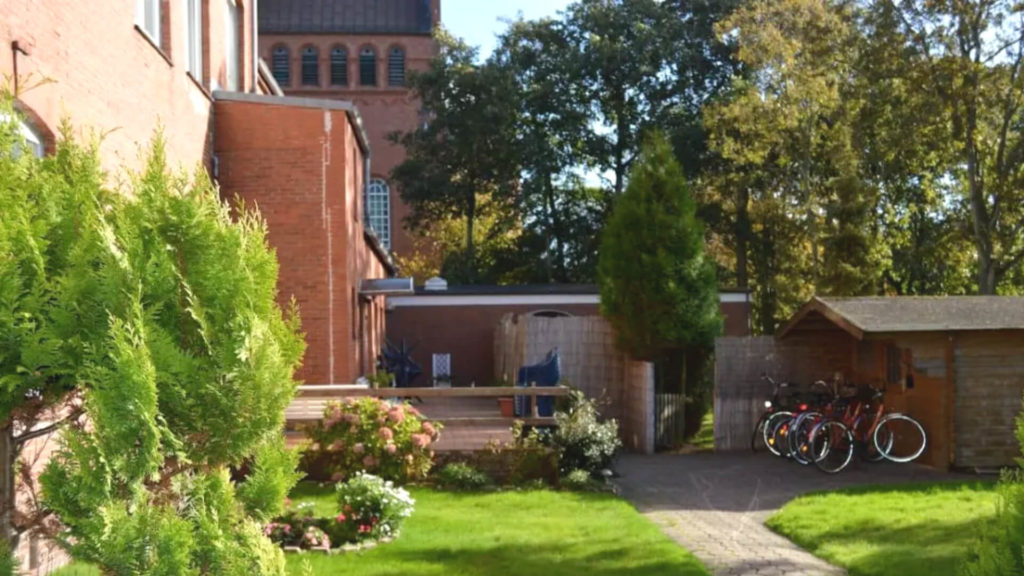 Villa-Daheim-Borkum-Garten-Fahrradverleih